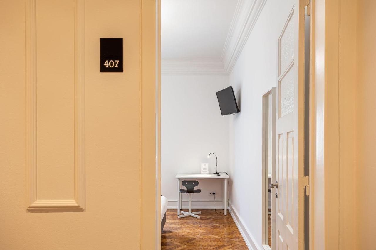 Apartment Home Out Rooms & Apartments