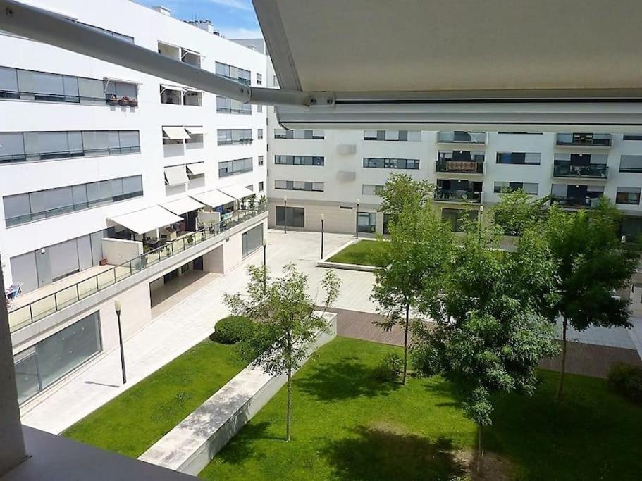 Becas House - *