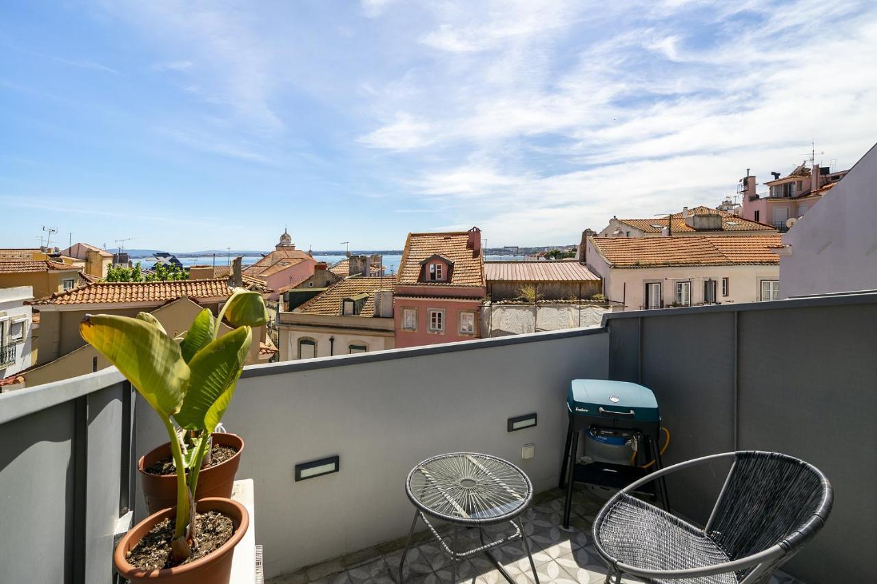 Whome Alfama 2-bed Minimalist Retreat For Digital Nomads & Remote Workers * Lisbon