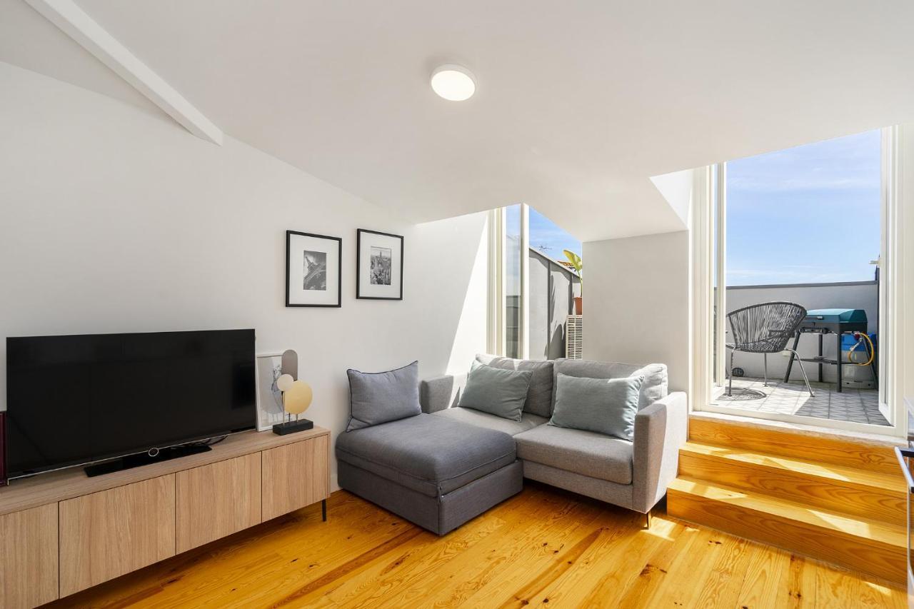 Whome Alfama 2-bed Minimalist Retreat For Digital Nomads & Remote Workers * Lisbon
