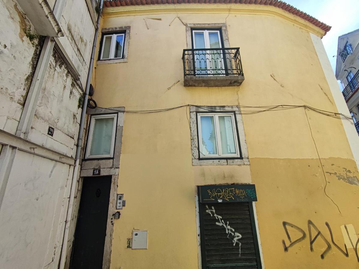 Lisbon, Renovated T2 Near Rossio Lissabon