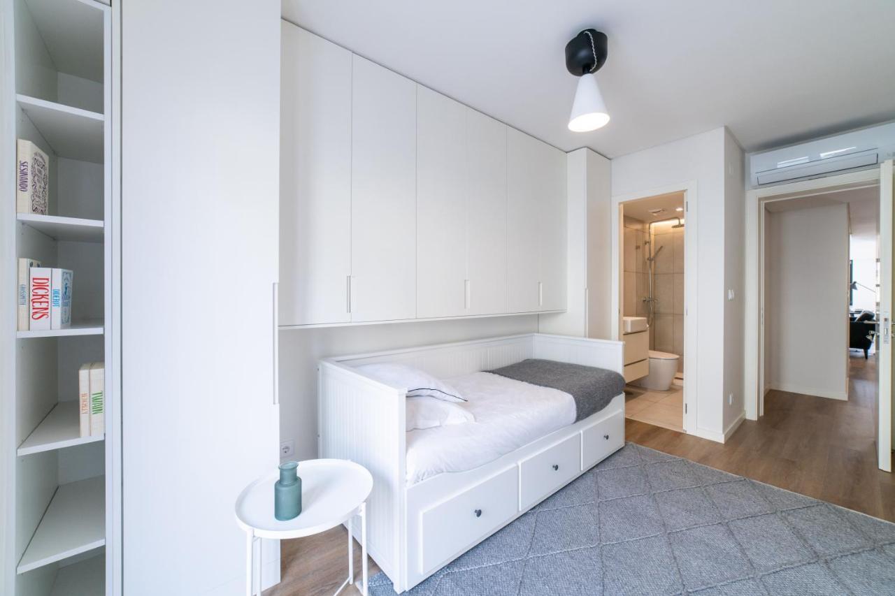 Lusiadas 53 2ºd - Beautiful Two-bedroom Apartment *