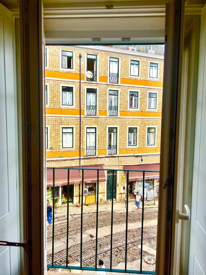 Discover Lisbons History - Stylish In Alfama Appartement *