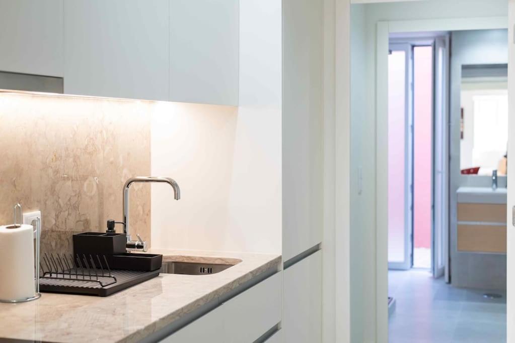 Pardal Rc B - Stylish Studio In Alcantara With Free Parking Nearby *