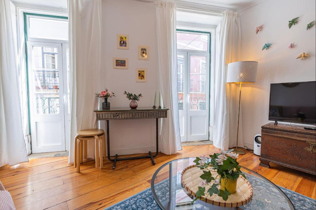 Classy And Charming By Lovelystay Lisbon
