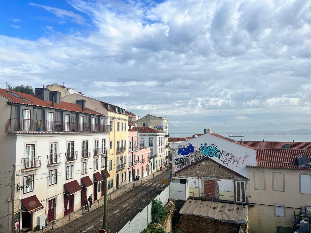 Discover Lisbons History - Stylish In Alfama Appartement *
