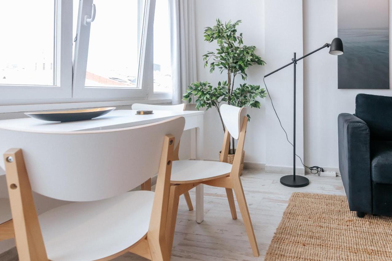- Almirante Reis Apartment *