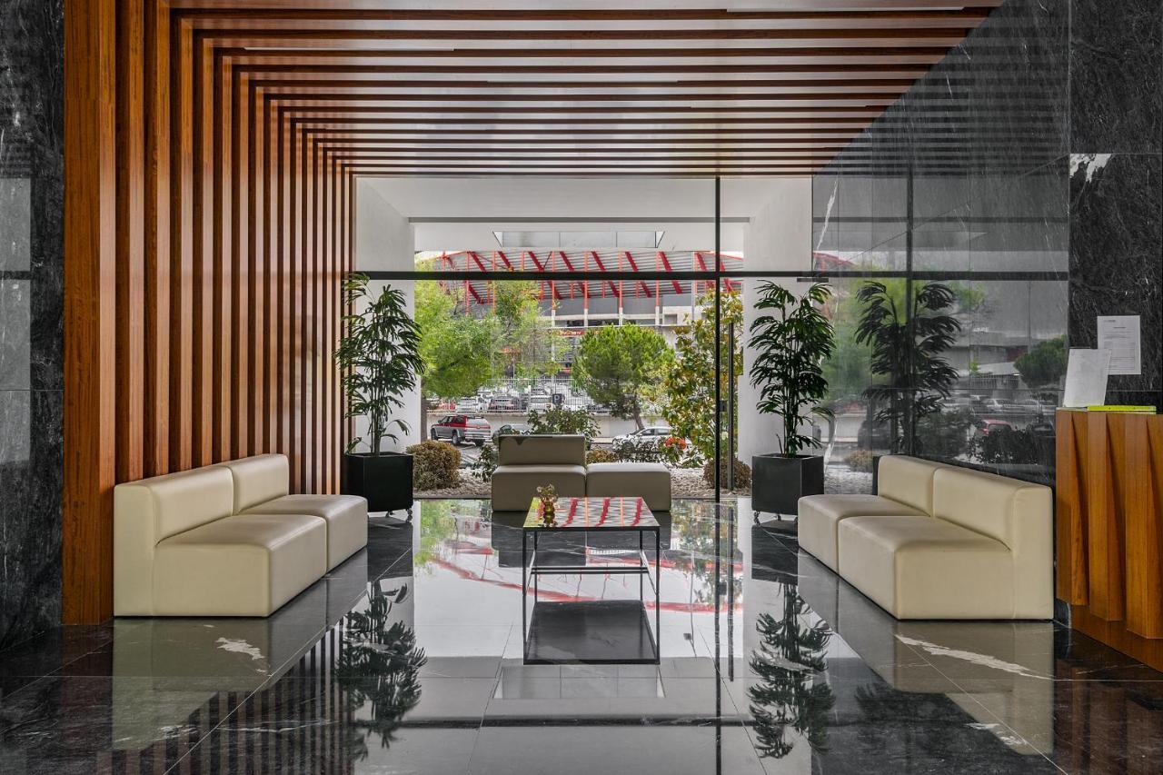 Whome Urban Retreat W/parking, Elevator & Ac By Benfica Stadium Apartment Lissabon