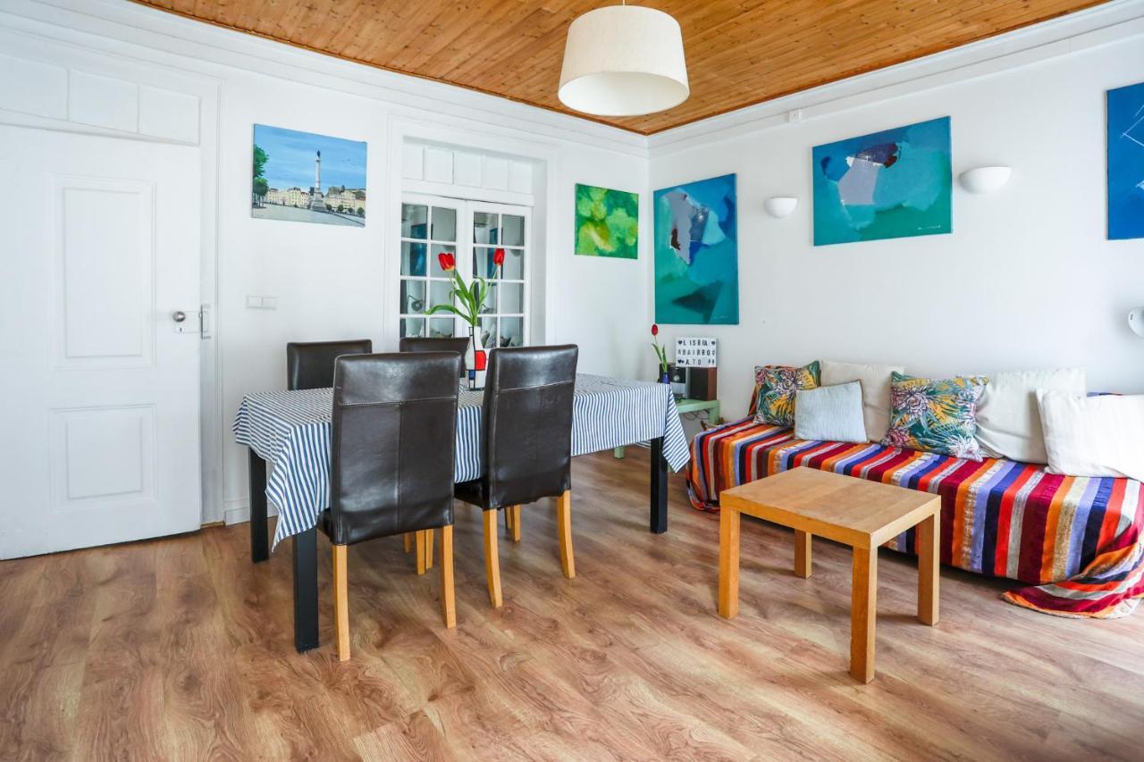 Center In Lively Bairro Alto! Appartement Lissabon