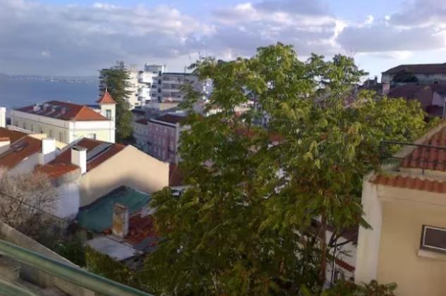 Sunny Double In A Shared Close To Downtown Séjour chez l'habitant