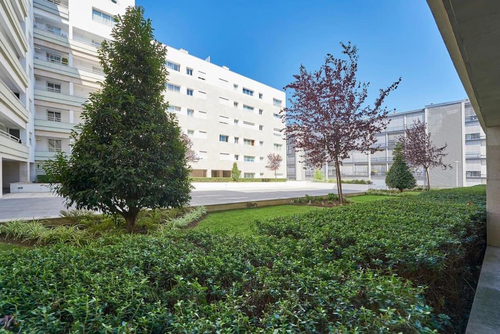 Modern In Parque Nacoes Appartement