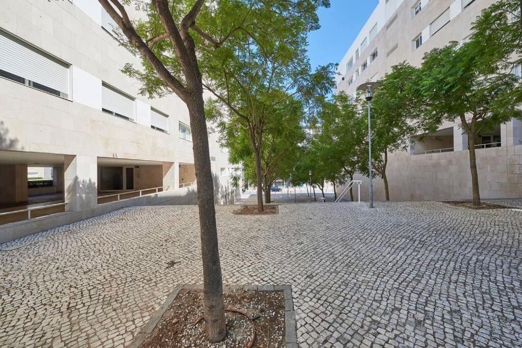 Modern In Parque Nacoes Appartement *