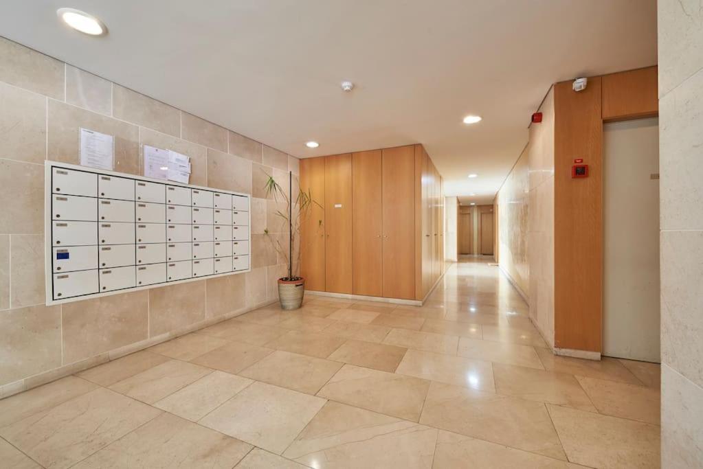 Appartement Modern In Parque Nacoes *