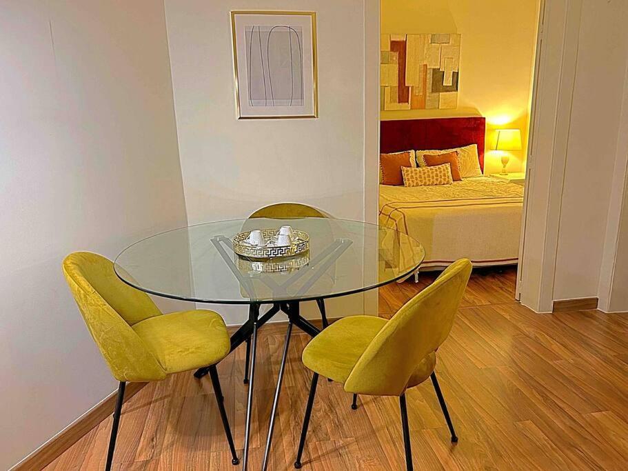 Boutique In Historic Appartement