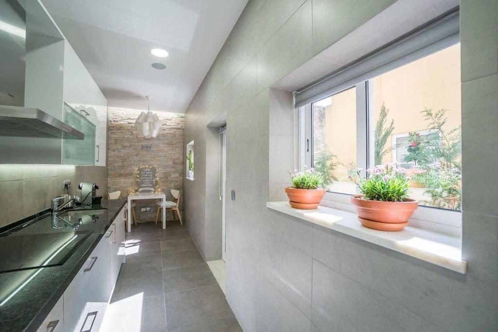 Apartment Lapa Flat W/ Patio Lisbon