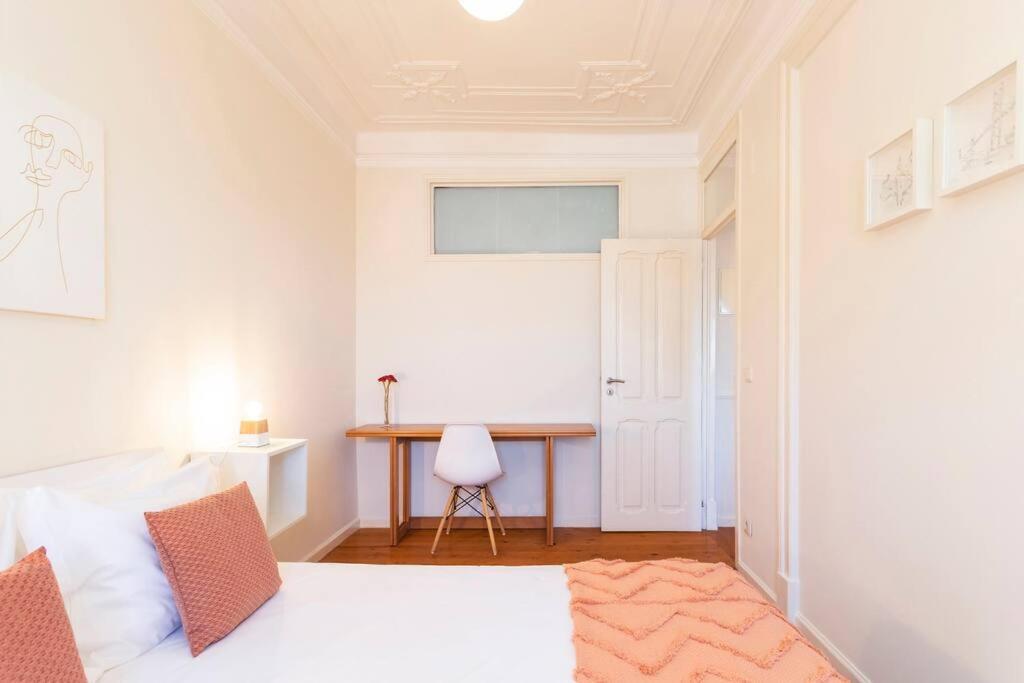 Apartment Spacious Near Saldanha Lisbon