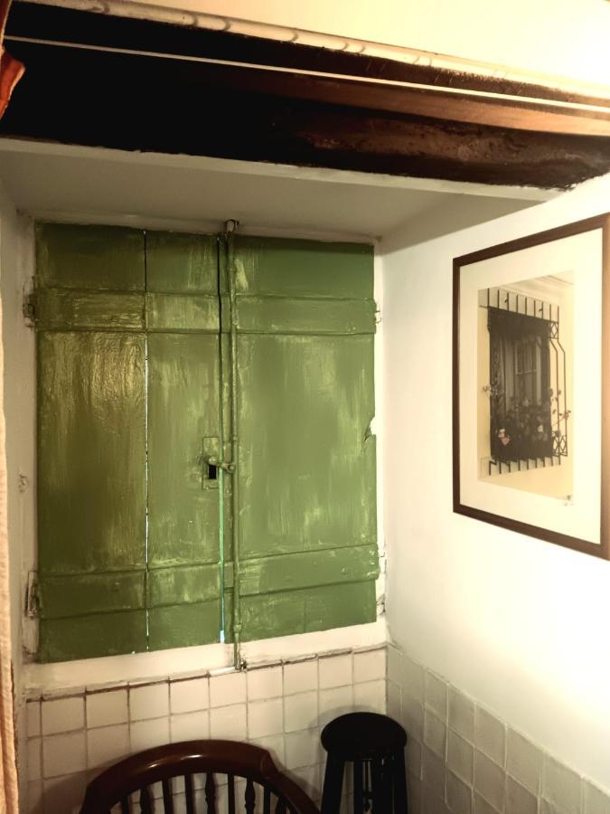 Bica Street Old Bar Into Studio Lisboa