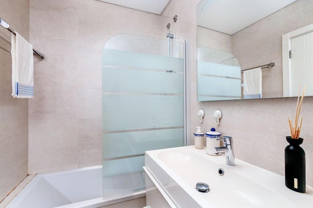 Apartment Cozy Bright Space With Landscape And Air Conditioner Lissabon
