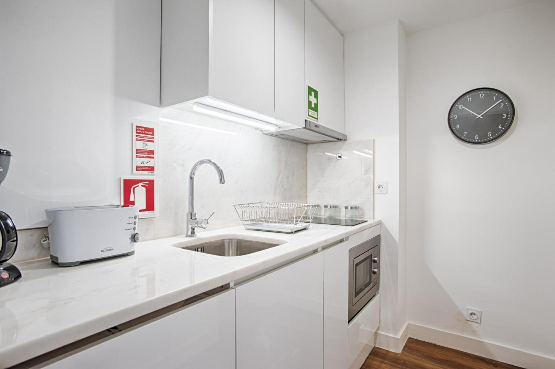 Bmyguest - Inner Bairro Alto Apartment Lissabon