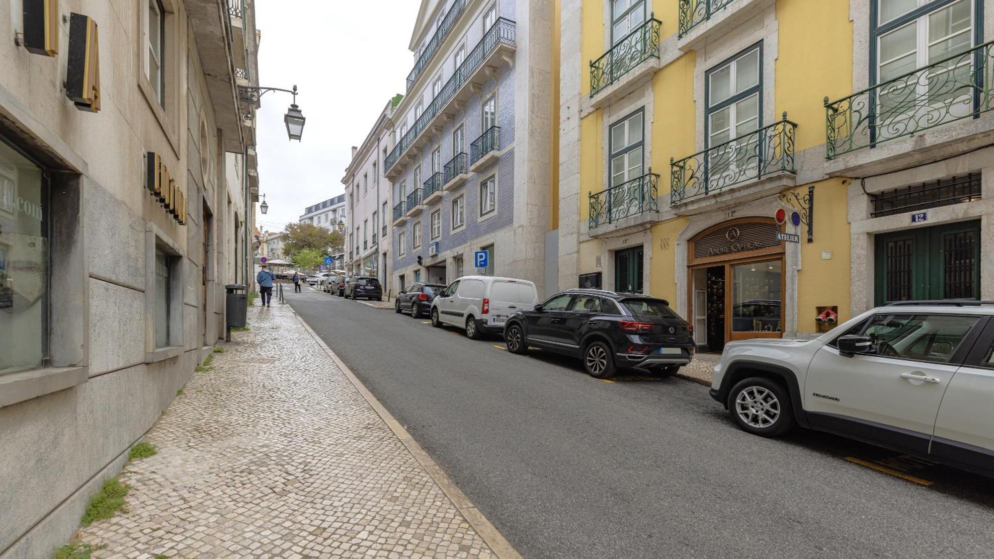 Lovelystay - Chiado 3bedroom Wonder Appartement *