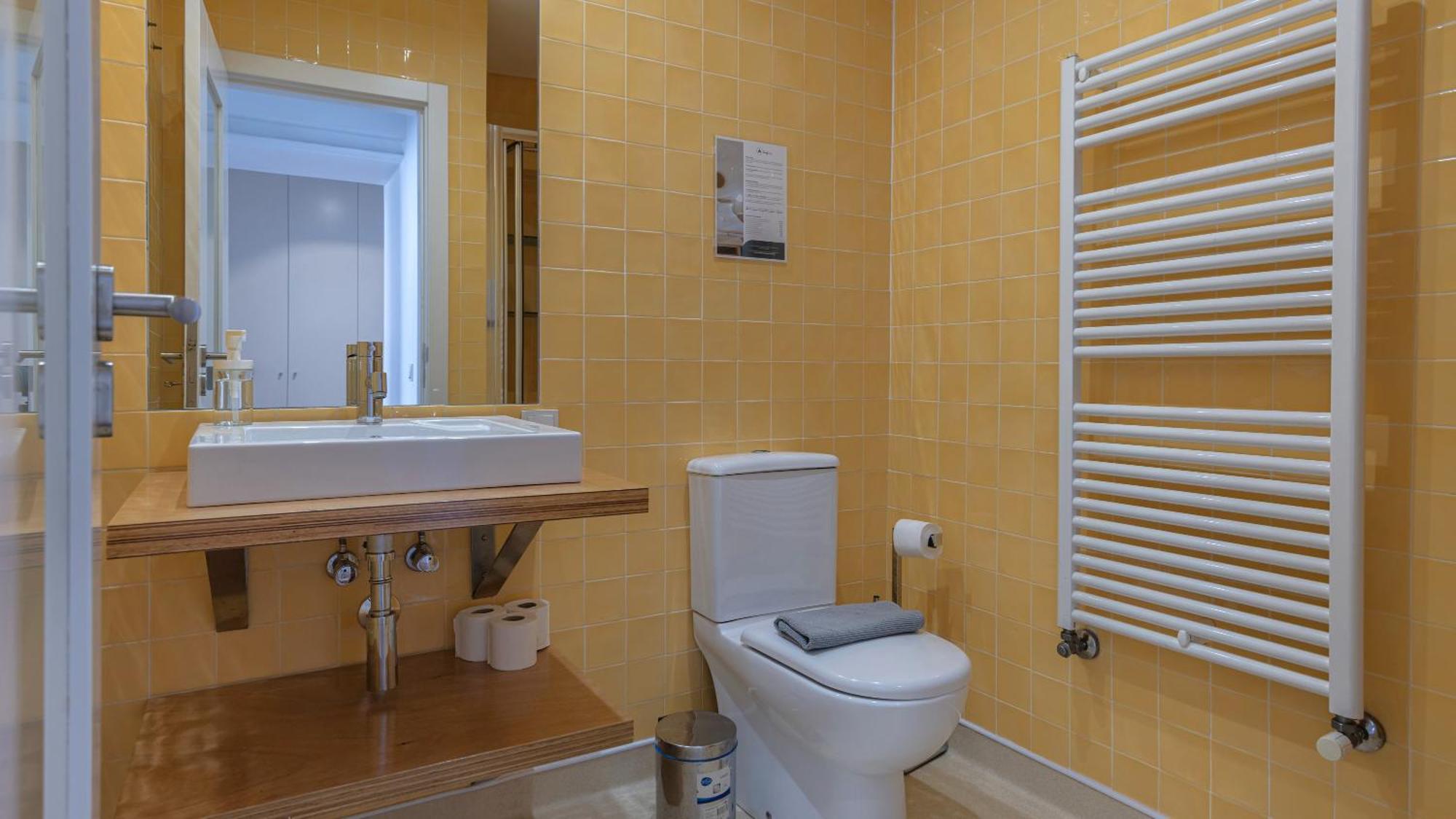 Lovelystay - Chiado 3bedroom Wonder Appartement Lissabon