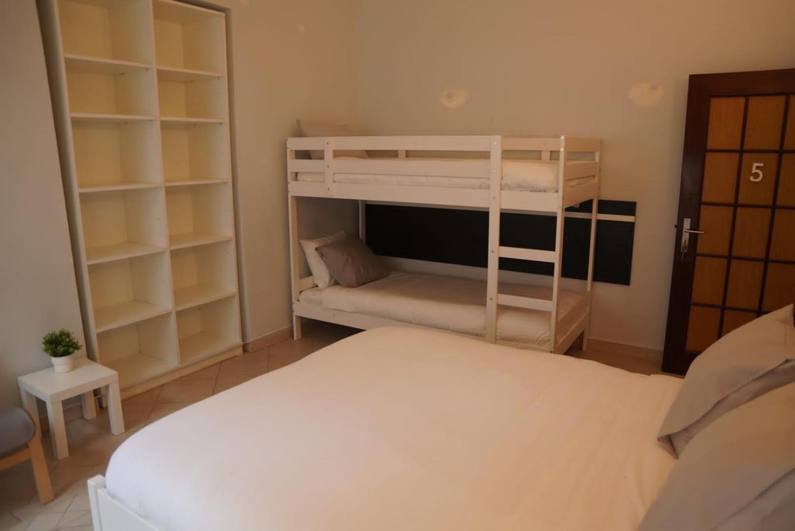 Quarto em Acomodações Particulares Bisengototo Homestay
