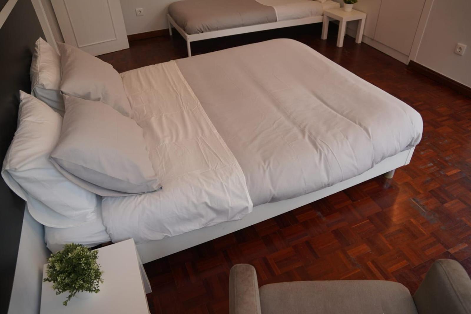 Quarto em Acomodações Particulares Bisengototo Homestay Lisboa