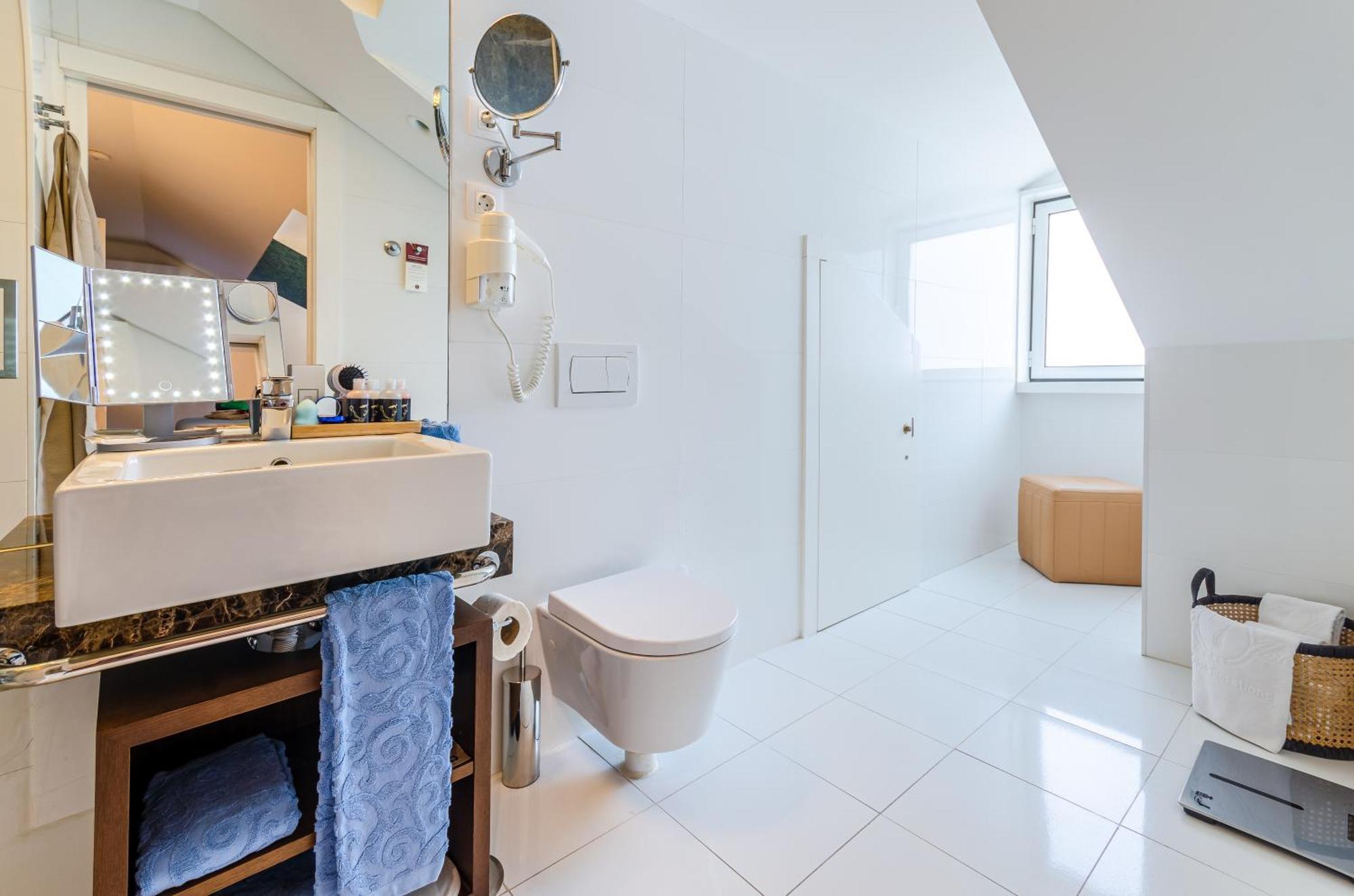 The 7 Hotel, Suites, & Lissabon