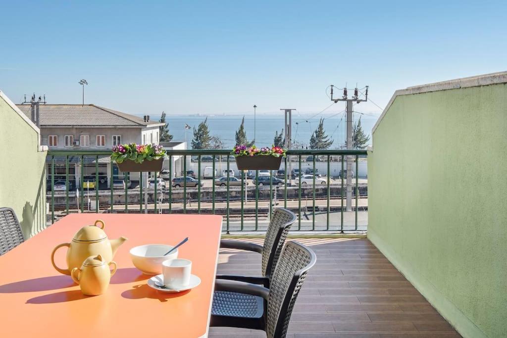 Storytellers - Terrace By The River * Lisboa