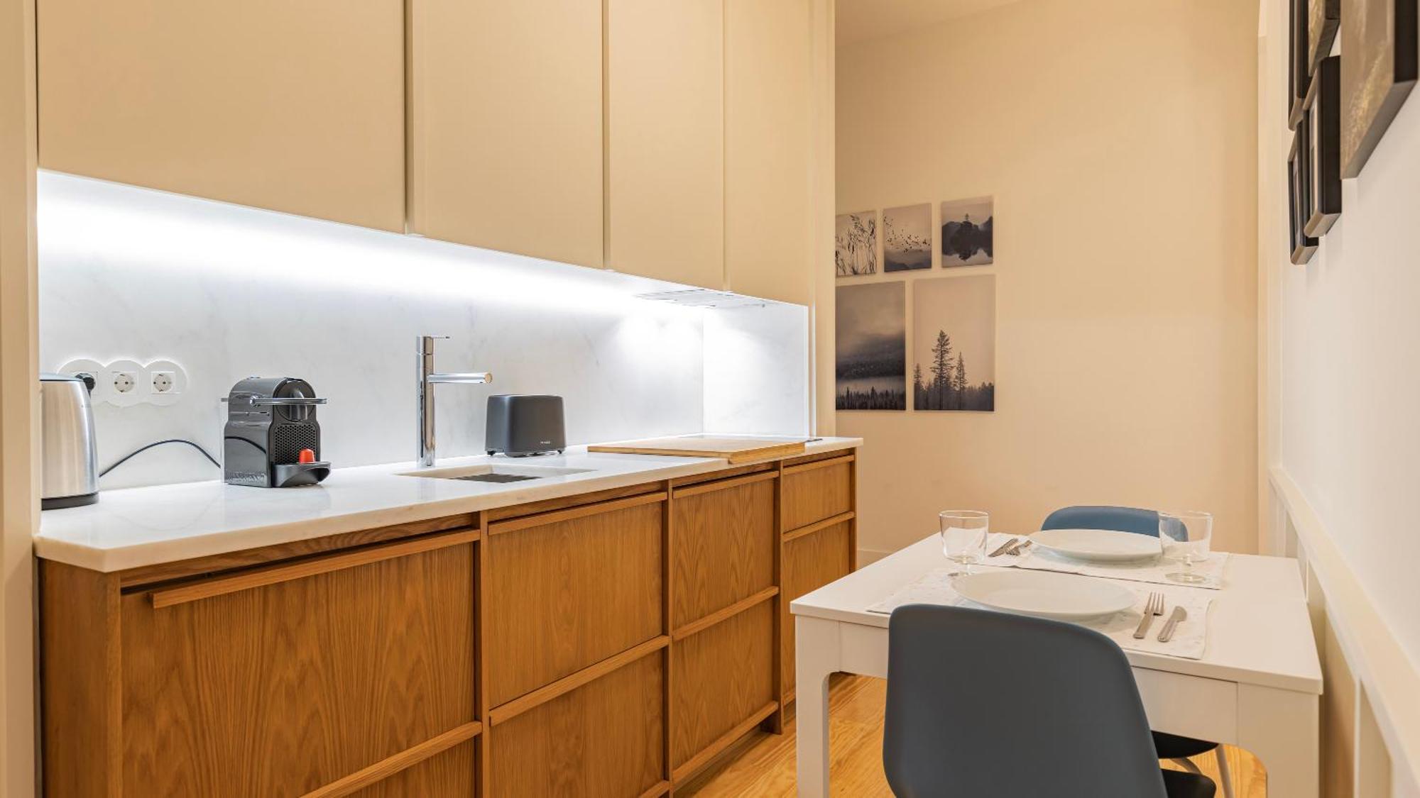 2bdr Alcantara Nest By Lovelystay Lisboa