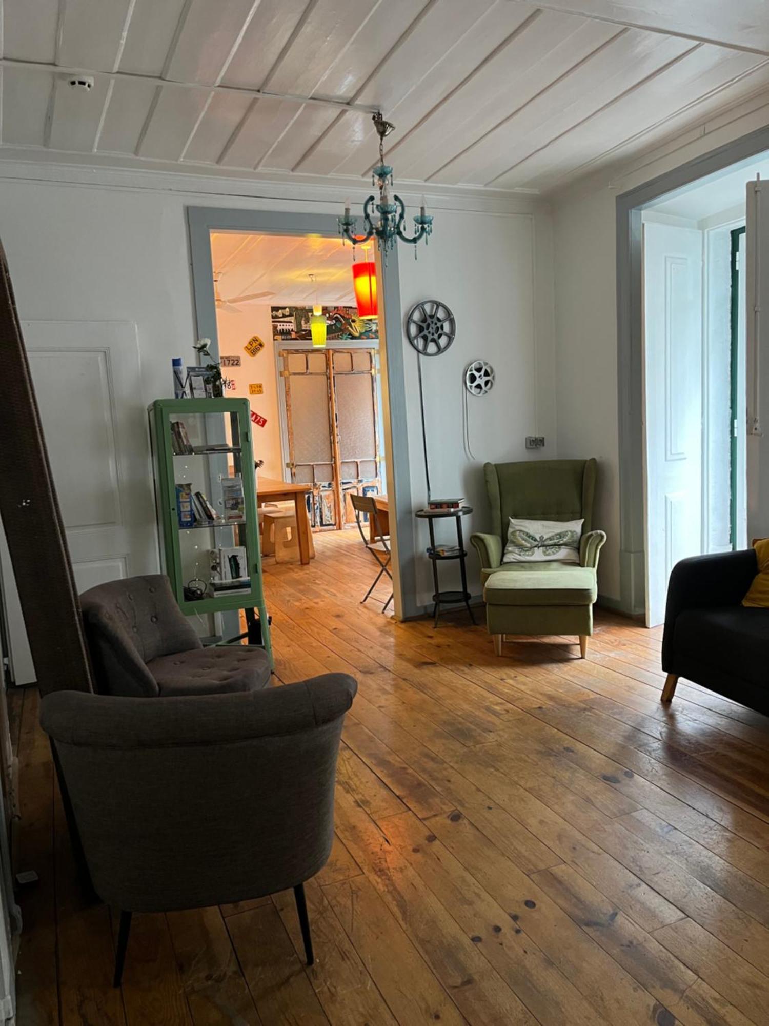 Hostel Alface Hall & Bar *