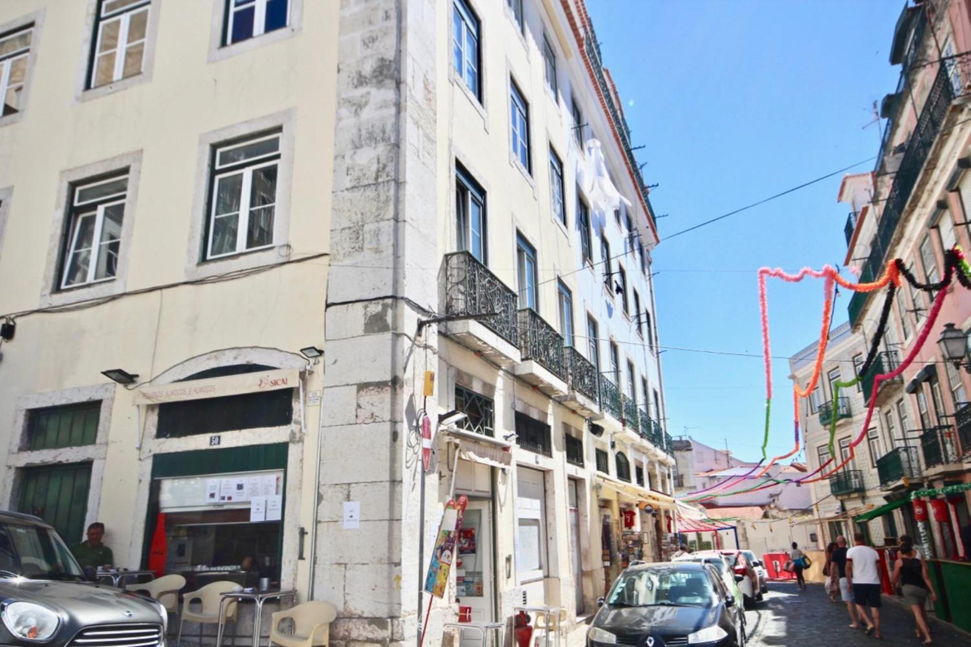 Akicity Alfama Azure Apartment *