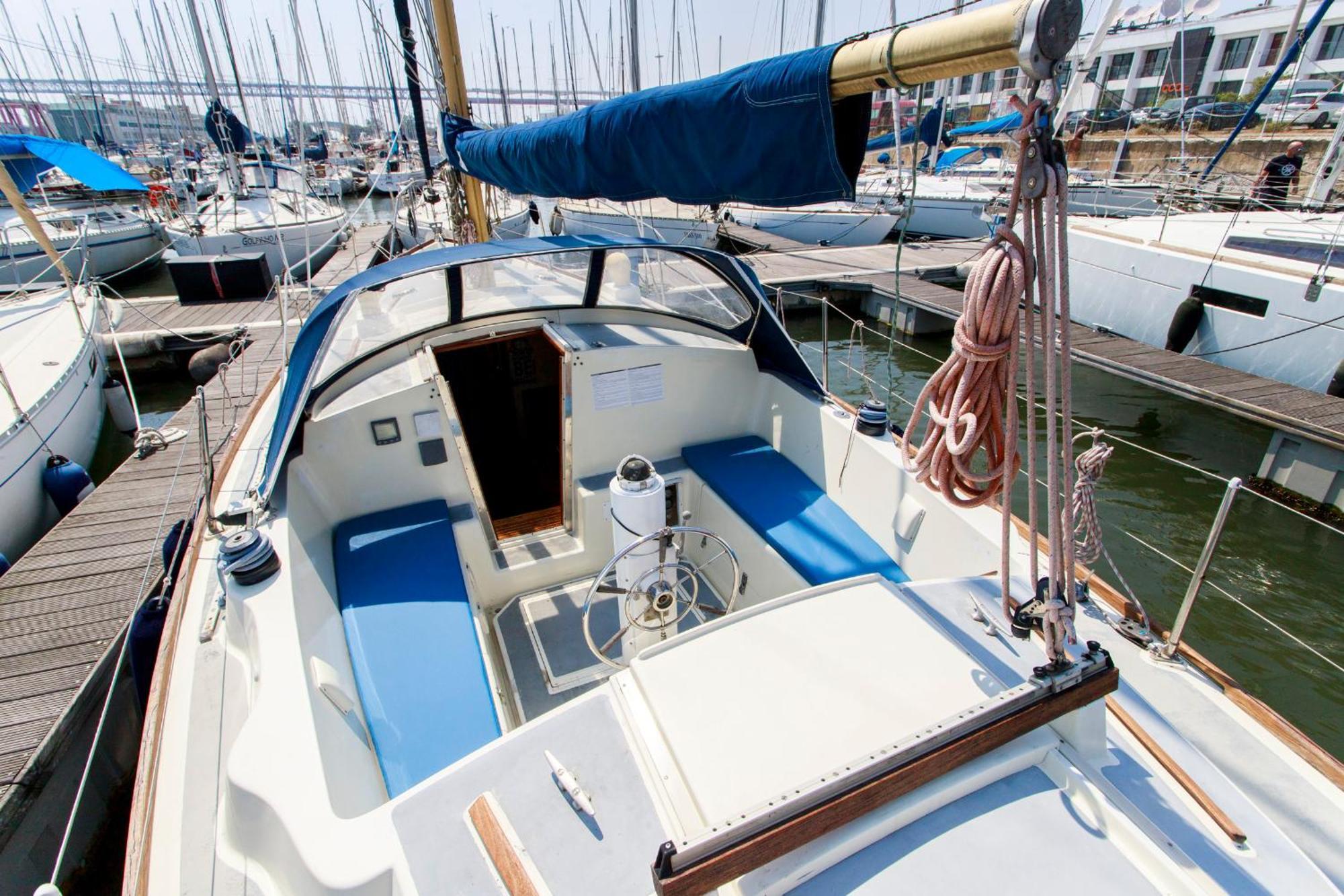 Evamia Boat Botel Lissabon
