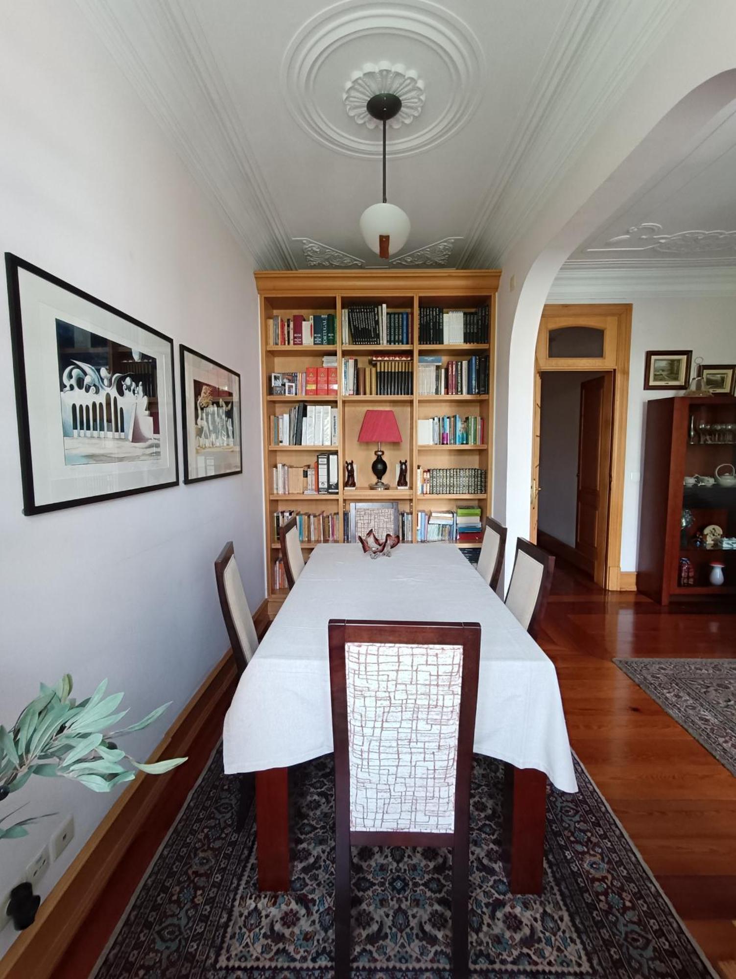 In Centre Of Appartement *