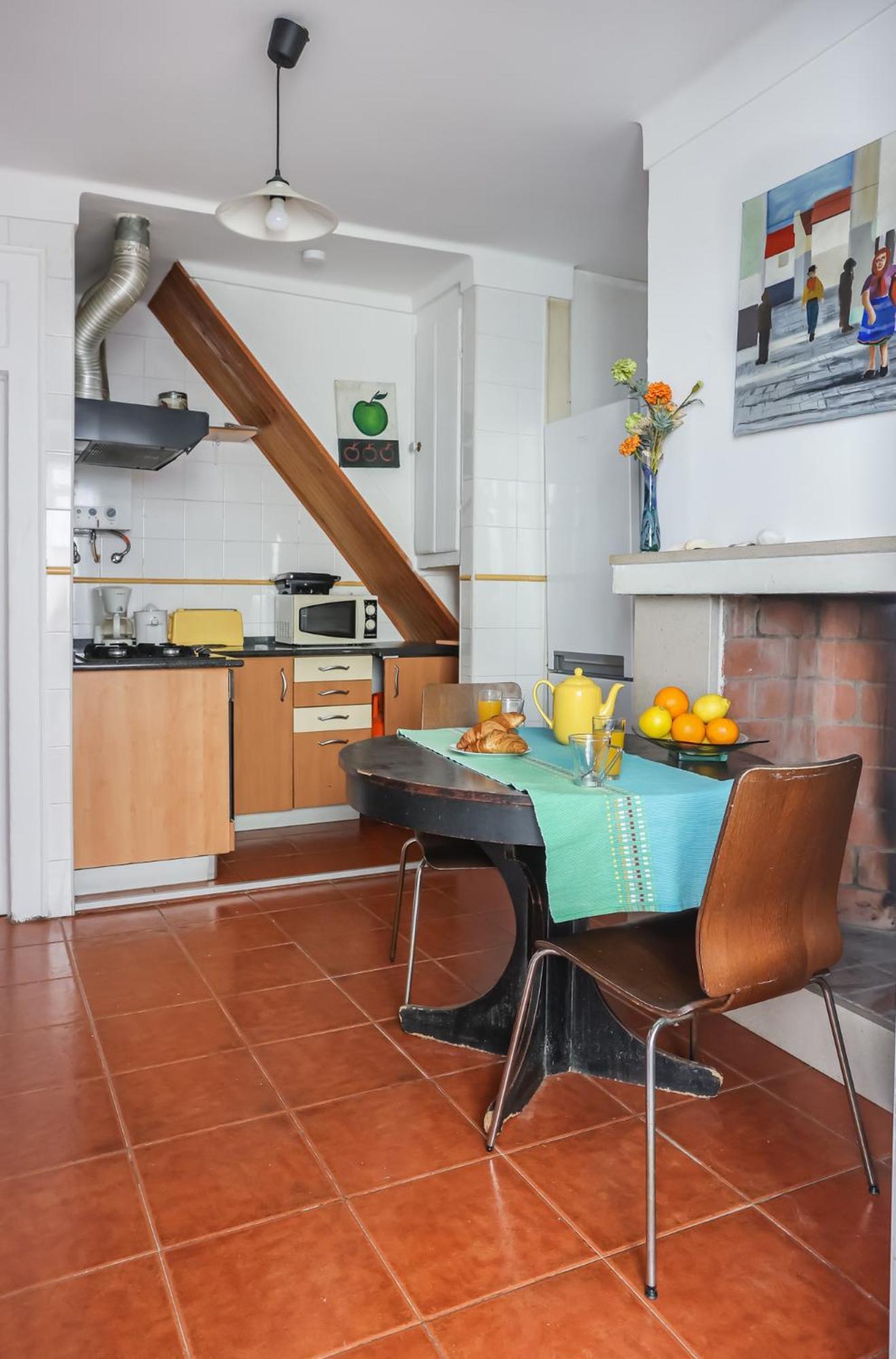 Center In Lively Bairro Alto! Appartement Lissabon