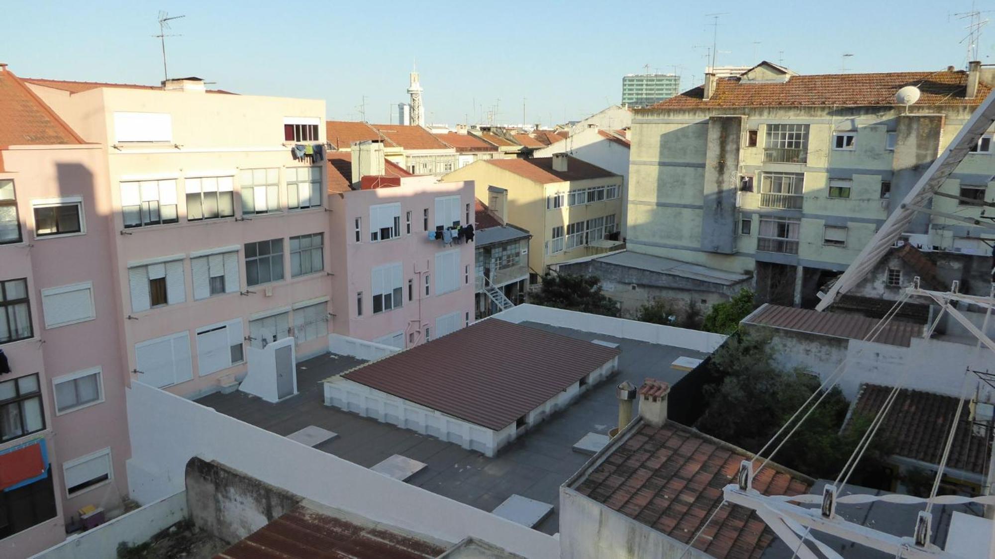 Apartment Be Local - With 2 Bedrooms In Moscavide - Lissabon