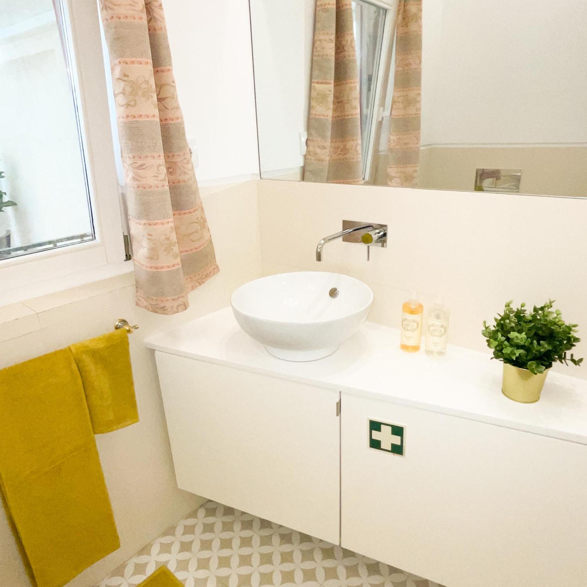Charming Santos W/ Patio *