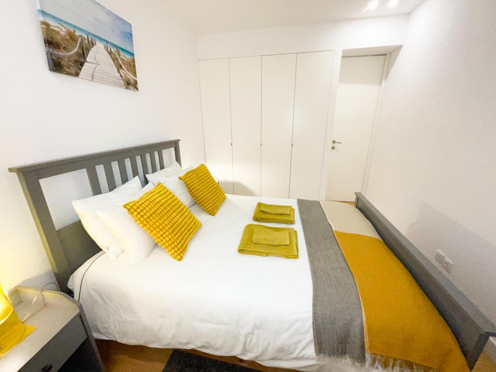 Charming Santos W/ Patio Apartment Lissabon