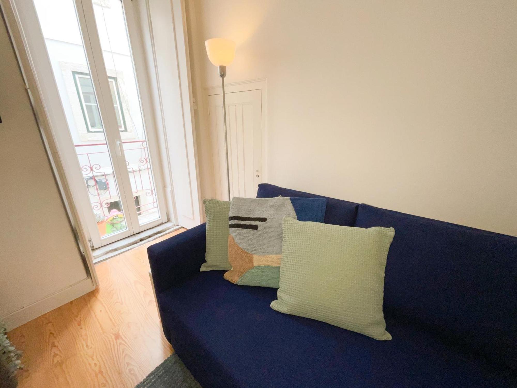 Charming Santos W/ Patio Apartment Lissabon