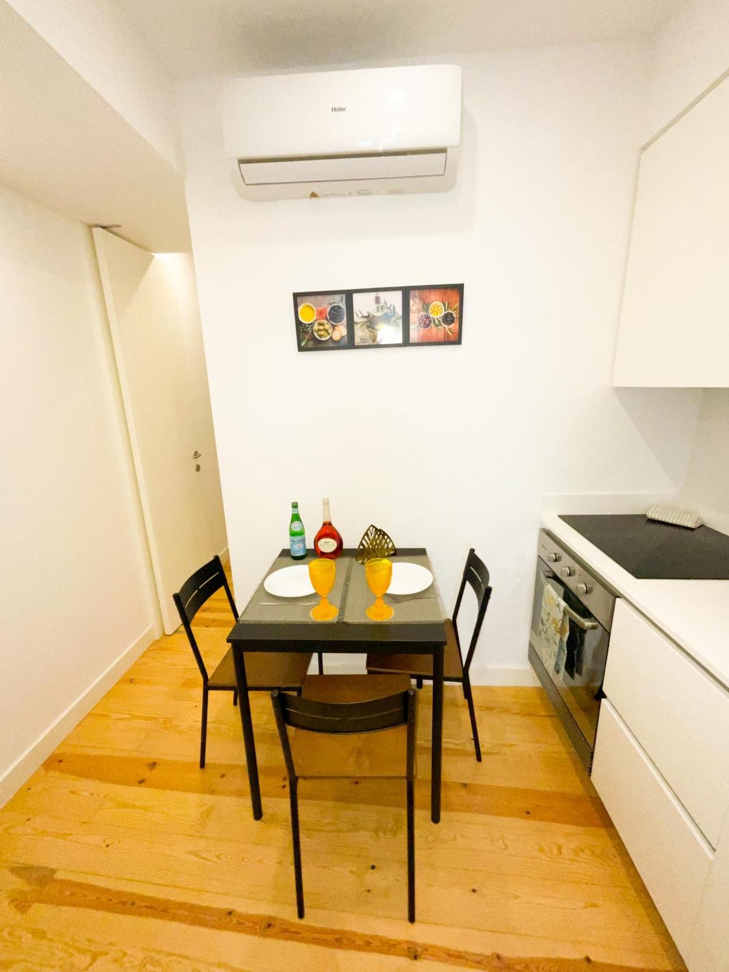 Charming Santos W/ Patio *