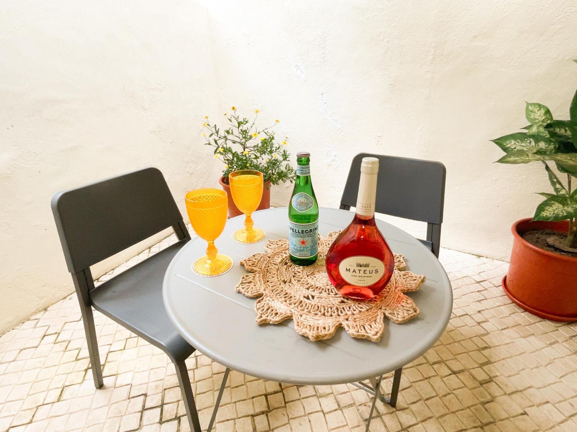 Charming Santos W/ Patio Apartment *