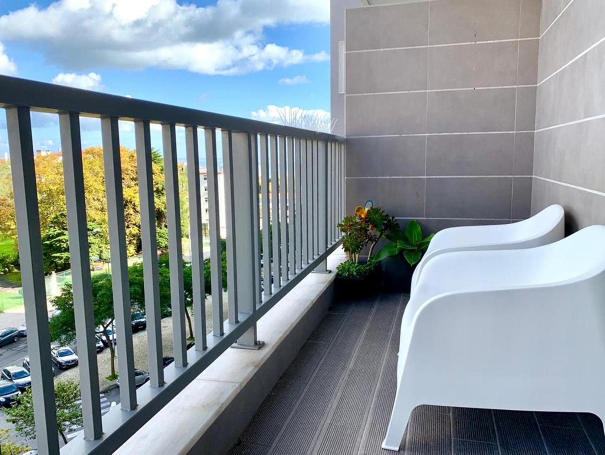 Modern & Spacious With River View Lissabon