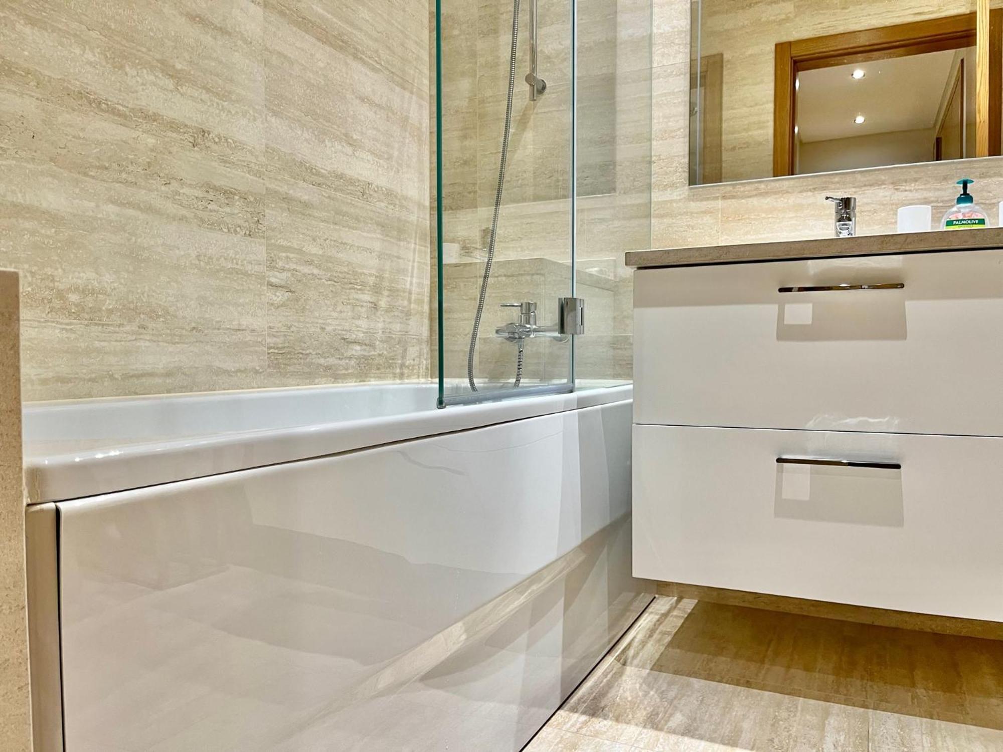 Apartment Modern & Spacious With River View Lissabon