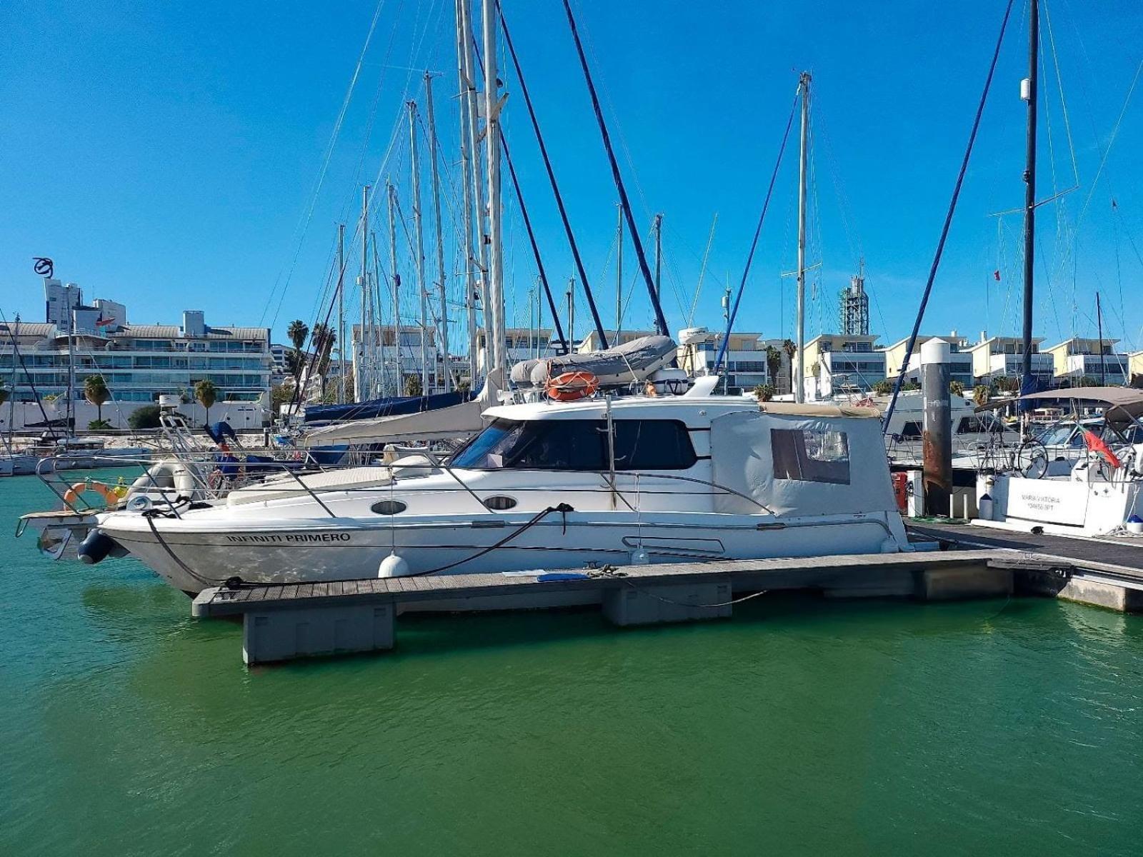 Private Yacht, We Our Guests Botel *