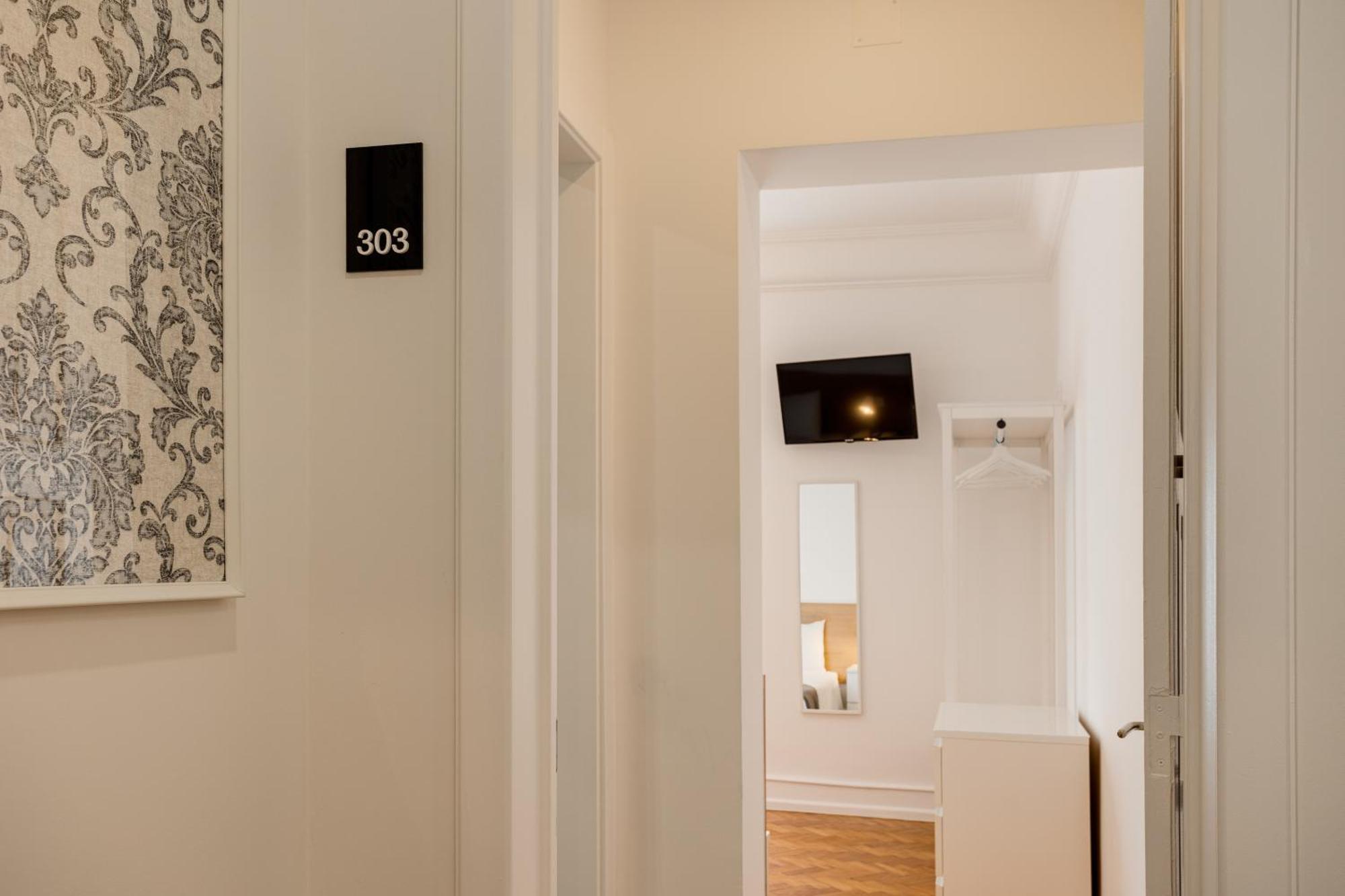 Home Out Rooms & Apartments