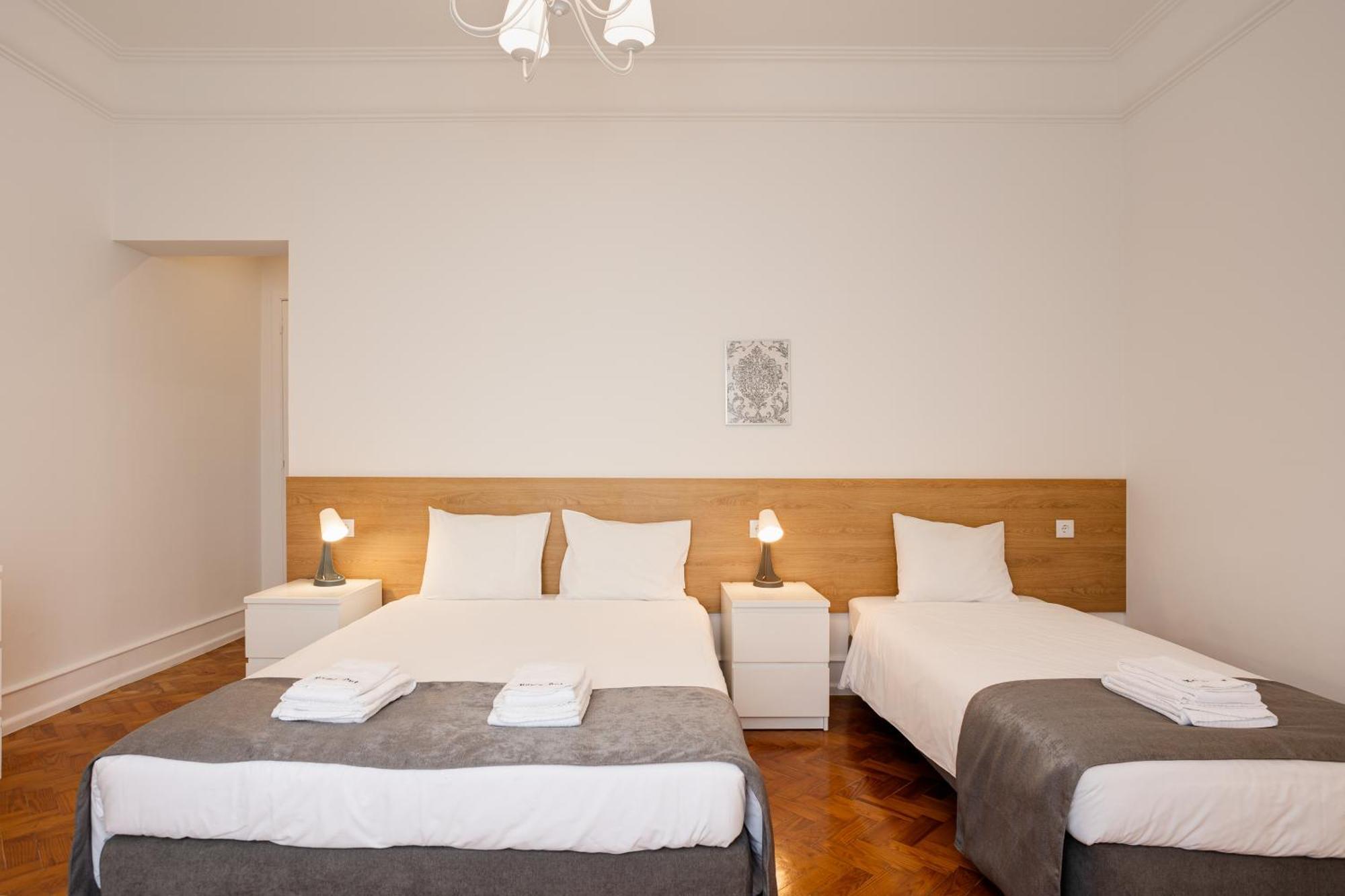 Apartment Home Out Rooms & Apartments