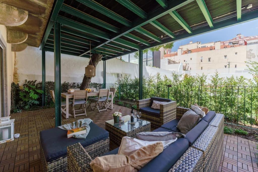 Charm With Patio * Lisboa