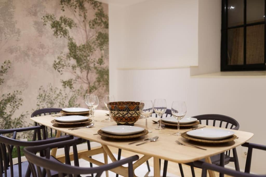 Charm With Patio Appartement