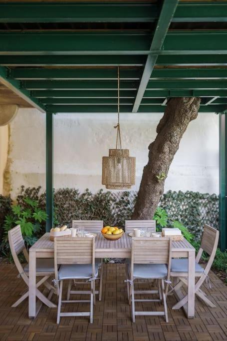 Charm With Patio Appartement