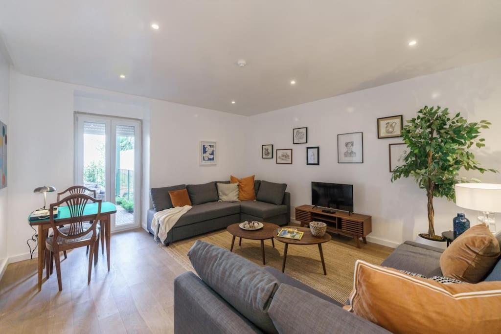 Charm With Patio Appartement